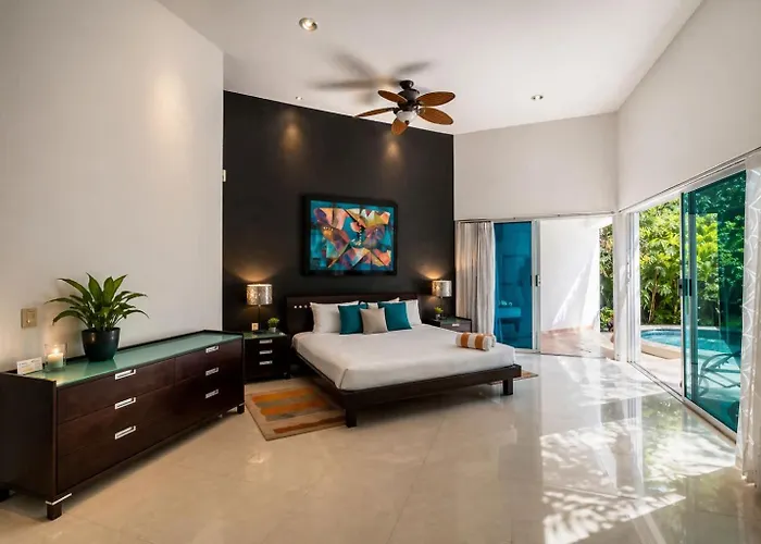 Private Pool Villa, Walk To & 5th Ave