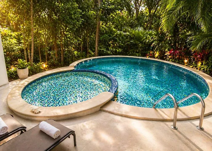 Private Pool Villa, Walk To & 5th Ave *