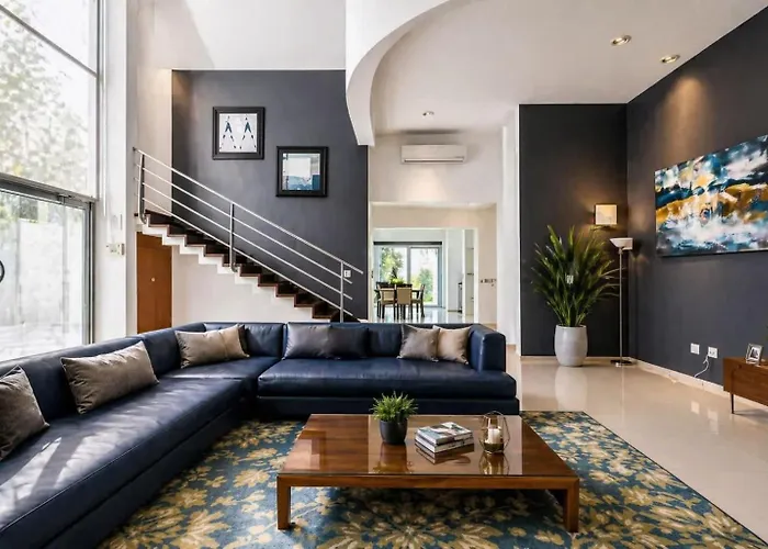 Private Pool Villa, Walk To & 5th Ave