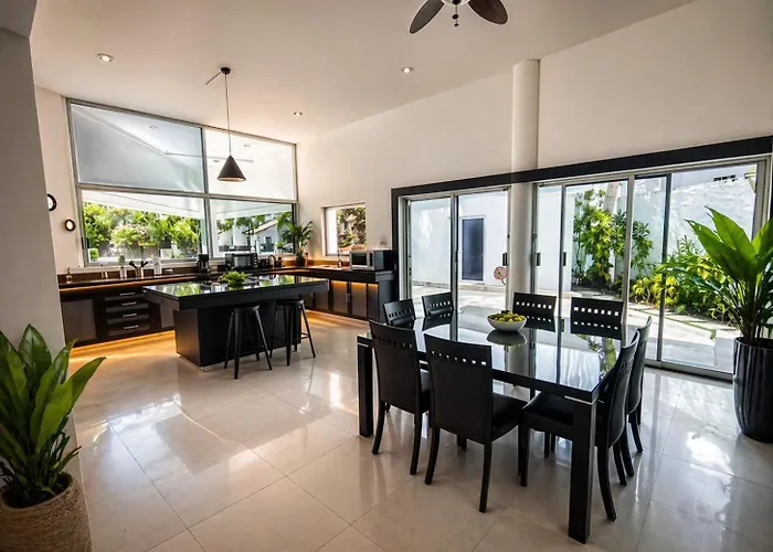 Villa Private Pool Villa, Walk To & 5th Ave Playa del Carmen
